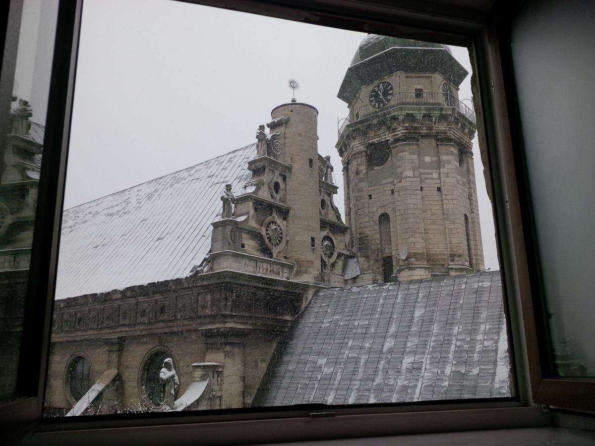 Lviv Amazing Rooftop Apartment Ngoại thất bức ảnh